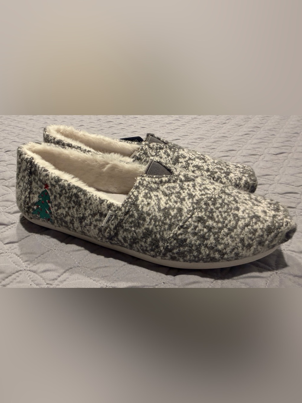 TOMS Alpargata Grey Jacquard Embroidered Tree Faux Fur Slippers Women’s Size 9